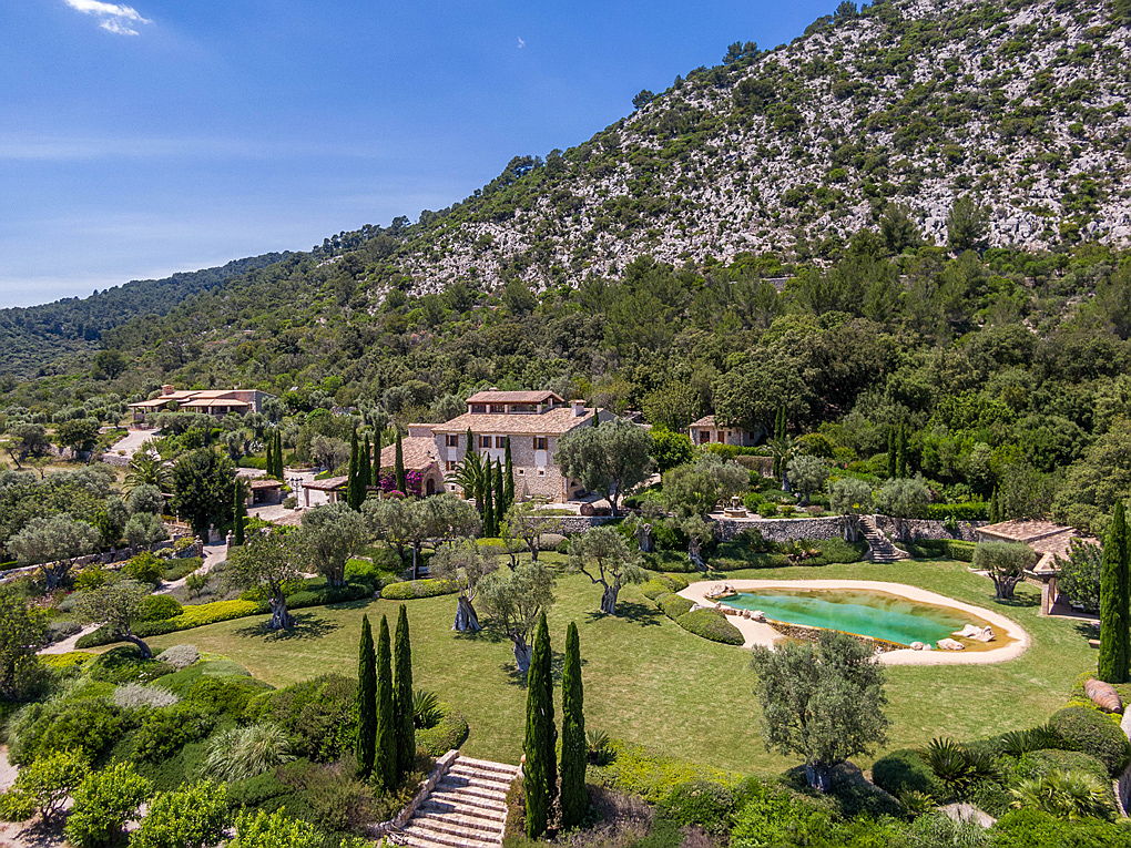  Pollensa
- Extraordinary finca with swimming pool, tennis court, mountain and sea views for sale, Pollensa, Mallorca