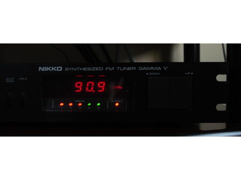 Nikko Gamma V FM tuner,  very clean, great reception, complete power supply recap