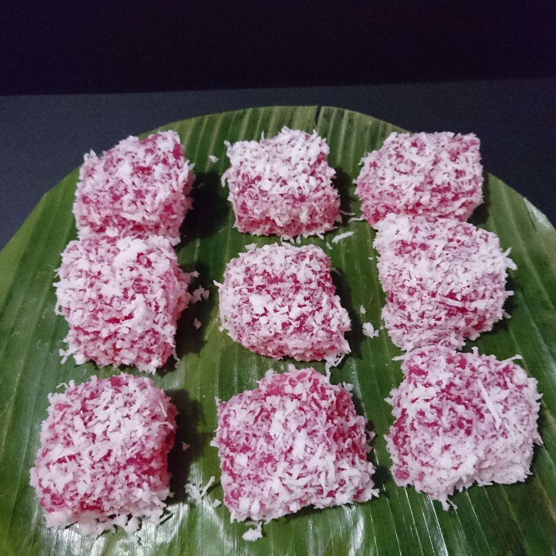 Date: 6 Nov 2019 (Wed)
8th Snacks: Kuih Sagu Rose (Rose Flavoured Sago Cake) [86] [101.3%] [Score: 10.0]
