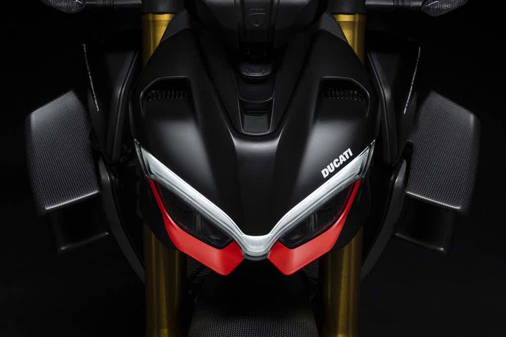 Ducat Streetfighter V4