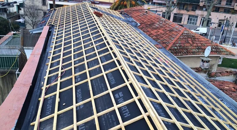 Pose de tuiles de Marseille à Nice – La Trinité — photo 3 sur 9 — CEG TOITURE