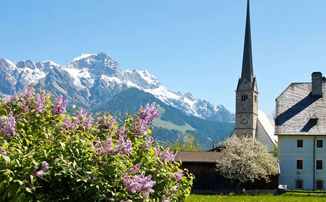  Kitzbühel
- Rund um die historische Kirche in Maria Alm erwartet Sie ein authentisches, komfortables Wohnerlebnis am Fuße der Berchtesgadener Alpen.
