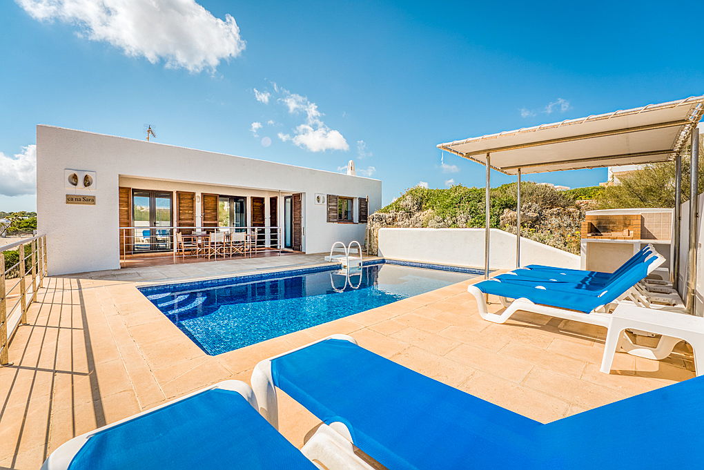  Mahón
- Villa with pool and garage for sale in Cala Morell – Menorca