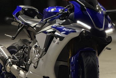 2016 YAMAHA YZF-R1 motorcycle for rent near Pleasanton, CA