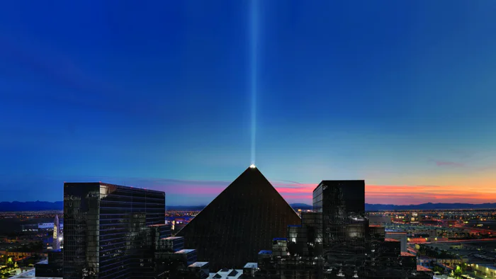 Luxor Uploaded on 2021-11-15