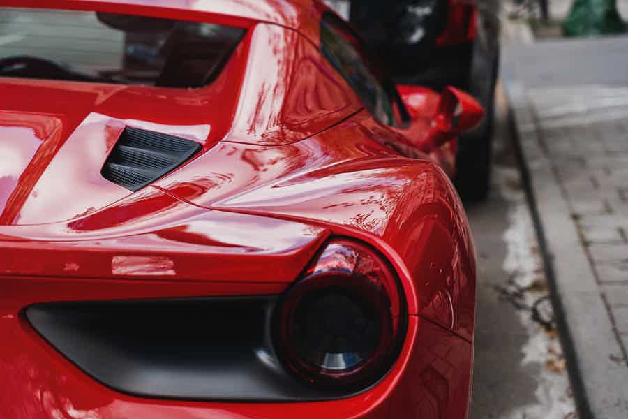 Ferrari 488 test drive on the race track - photo 1