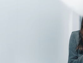 Hamburg- COM_Consultantrecruiting-2017_400px_Suche_links_Header_EI_Frau.jpg