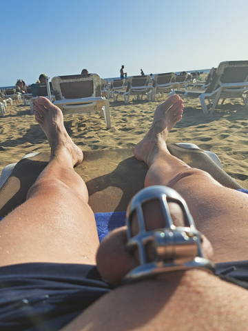 Micro chastity cage