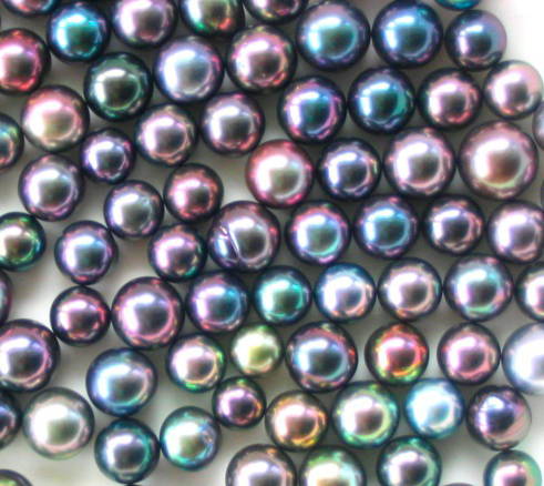 Several rows of beads of all colours