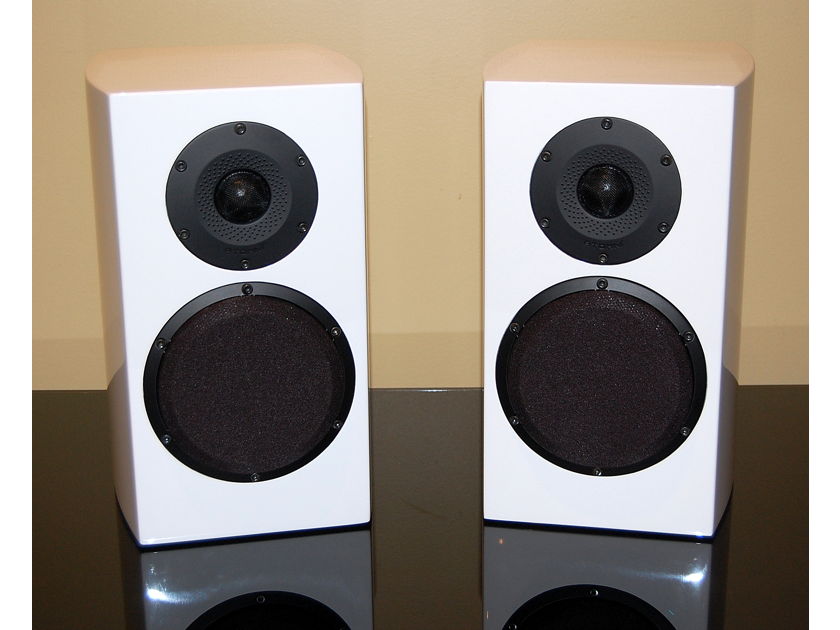 Devialet ATOHM-1 GTI  Gloss white high performance bookshelf speakers