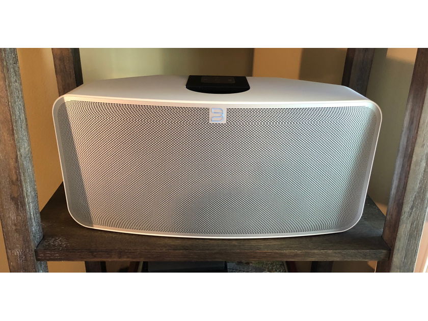 Bluesound Pulse 2 White in Great Shape! Roon Endpoint + BluOs + Spotify Tidal