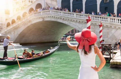 Rialto Market Food and Wine Lunchtime Tour of Venice