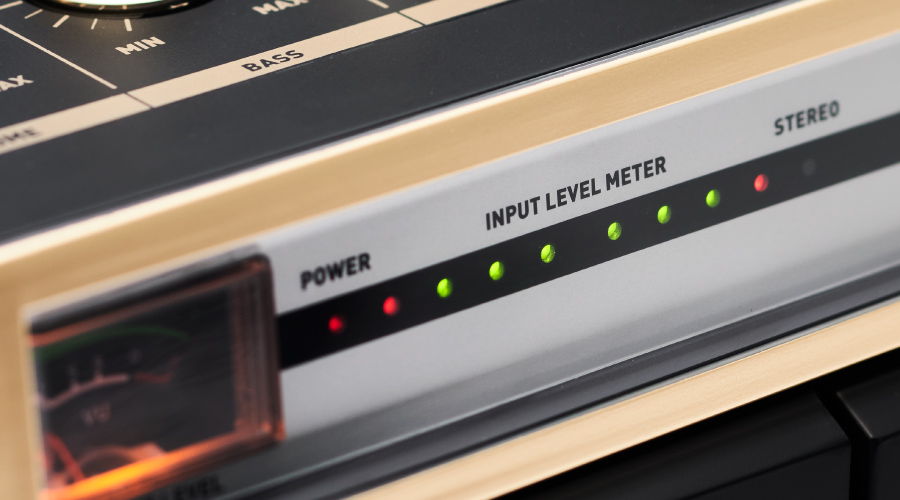 LED入力レベルメーター搭載