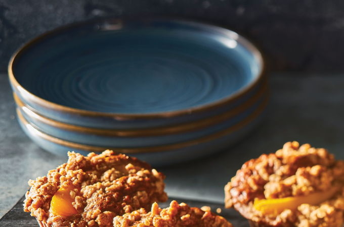 Peach Muffins with Cinnamon Crumble