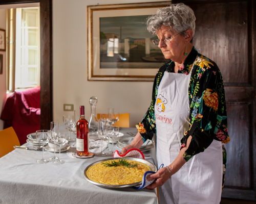 Cooking classes Pisa: Pisa pasta with three seasonal toppings and a doc wine
