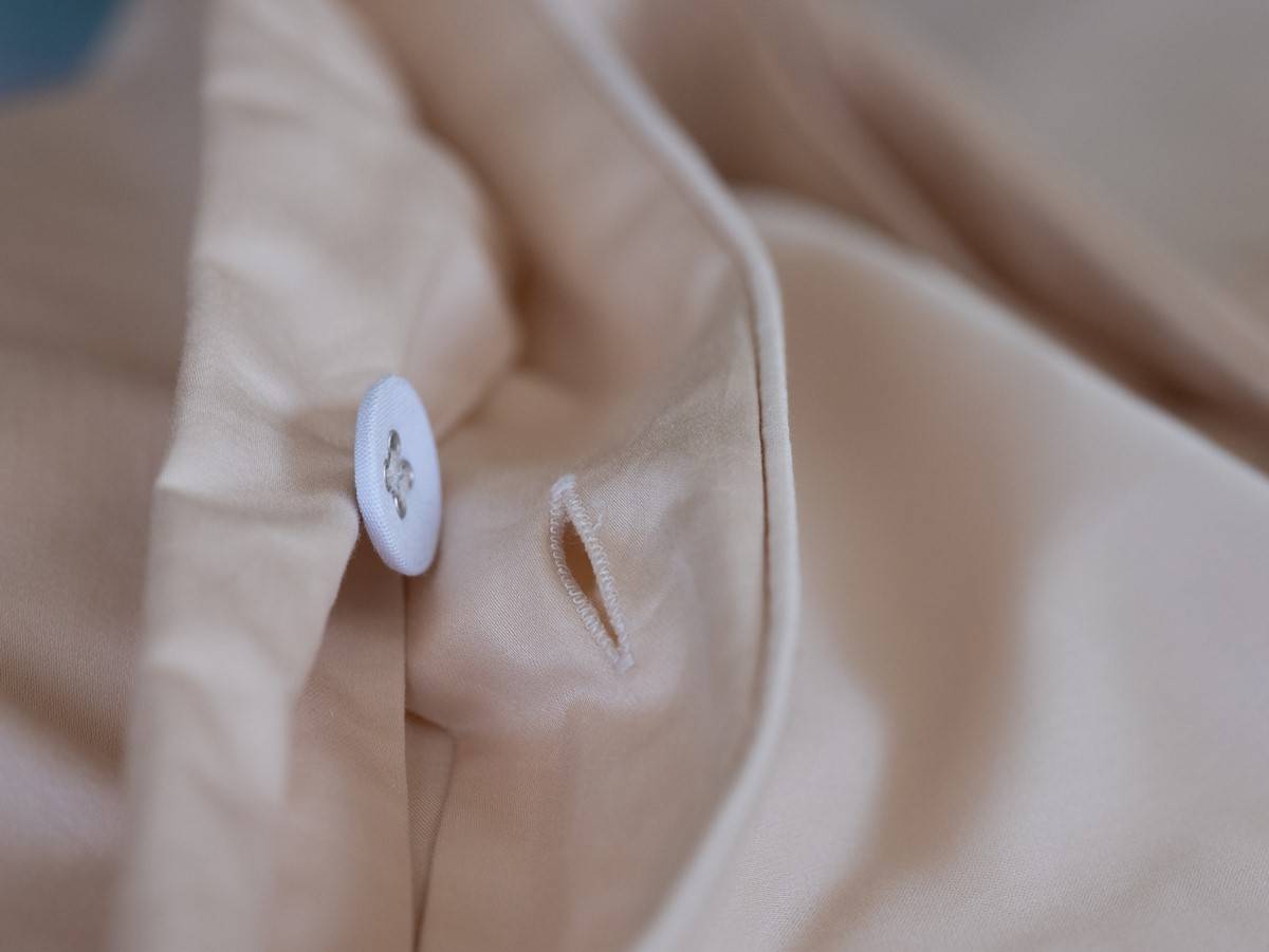 Weavve's hidden bedding button