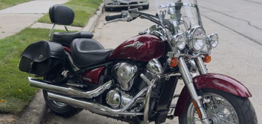 2009 KAWASAKI VN900B9F VULCAN 900 CLASSIC motorcycle for rent near Evanston , IL