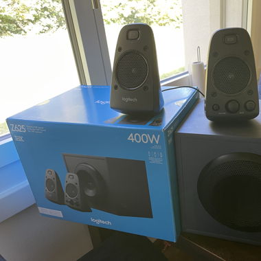 Logitech Z625 Speakers with Subwoofer