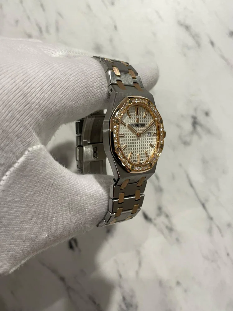 Audemars Piguet Royal Oak Lady 67651SR.ZZ.1261SR.0