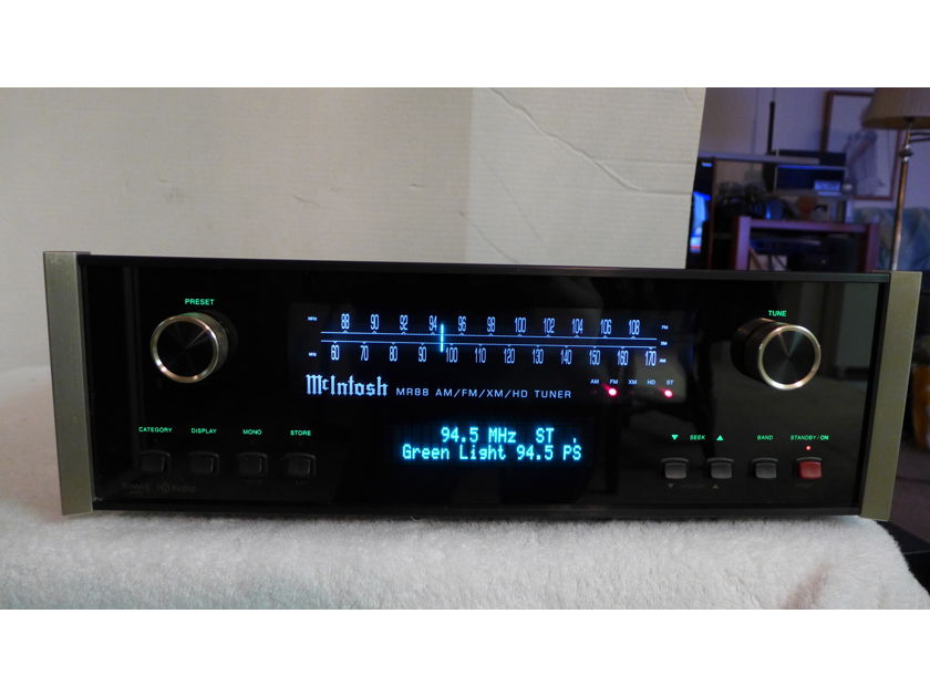 McIntosh  MR 88 AM/FM/HD/XM tuner