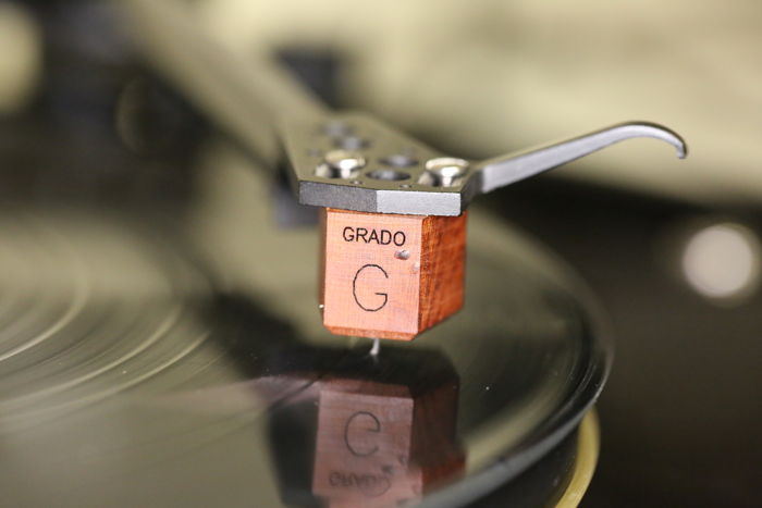 Grado Labs The Reference V1 with SoundSmith Sapphire Ca...