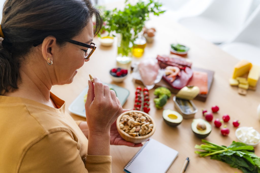 Low Carb Diet and Gut Health: What to Know