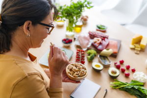 Low Carb Diet and Gut Health: What to Know