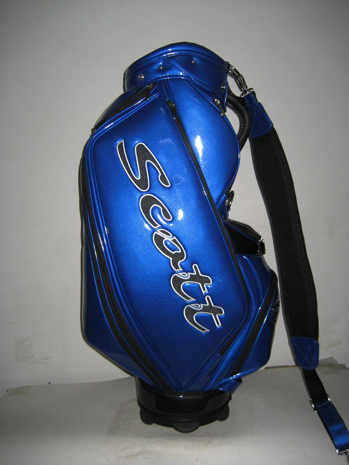 BagLab Custom Golf Bag customised logo bag example 11