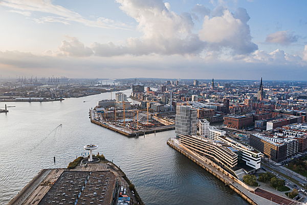  Hamburg
- Hier sehen Sie einen Teil vom Baakenhafen, der noch in der Entstehung ist.
(c) Shutterstock