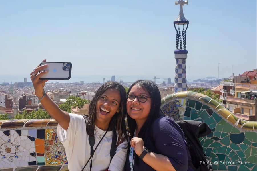 Sagrada Familia & Park Güell: Guided Tour with Skip-the-line Ticket - photo 1