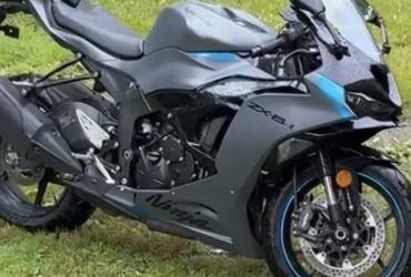 2025 KAWASAKI NINJA ZX-6R ABS motorcycle for rent near Glendale, AZ