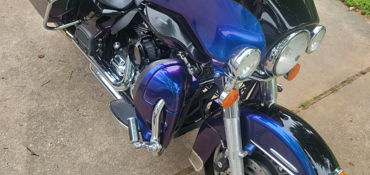 2010 HARLEY-DAVIDSON FLHTK ELECTRA GLIDE ULTRA LTD (TWO-TONE) motorcycle for rent near Van Buren, AR