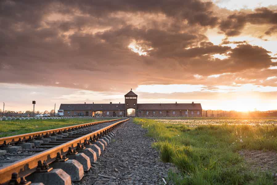 Self-Guided Tour from Krakow City Center to Auschwitz - photo 1