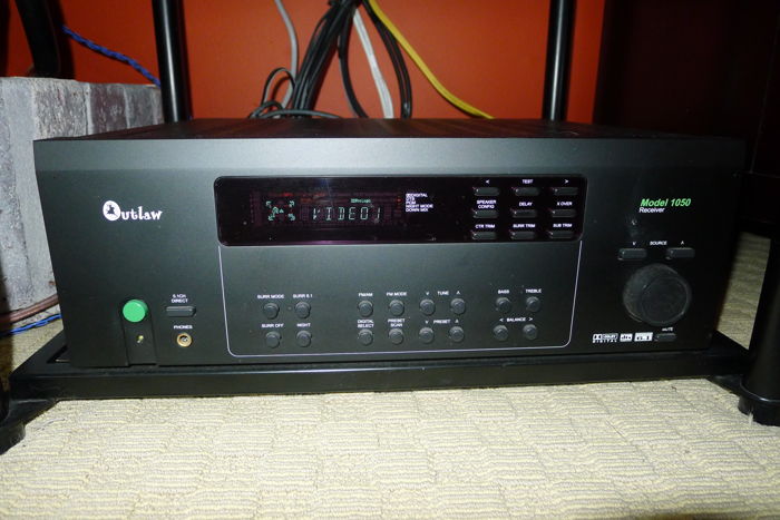 Outlaw Audio 1050 Home theatre receiver