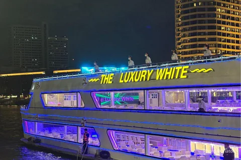 Luxury White Dinner Cruise Free Flow Beer and Wine