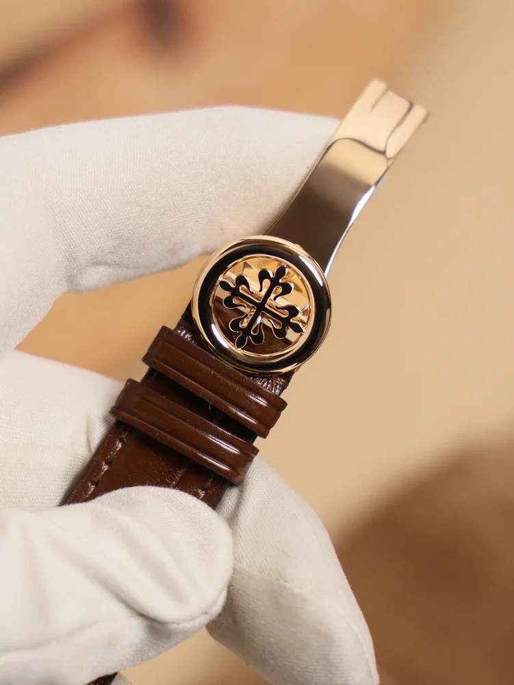 Patek Philippe Annual Calendar 5146J-001, image 6 Patek Philippe Annual Calendar 5146J-001, image 6