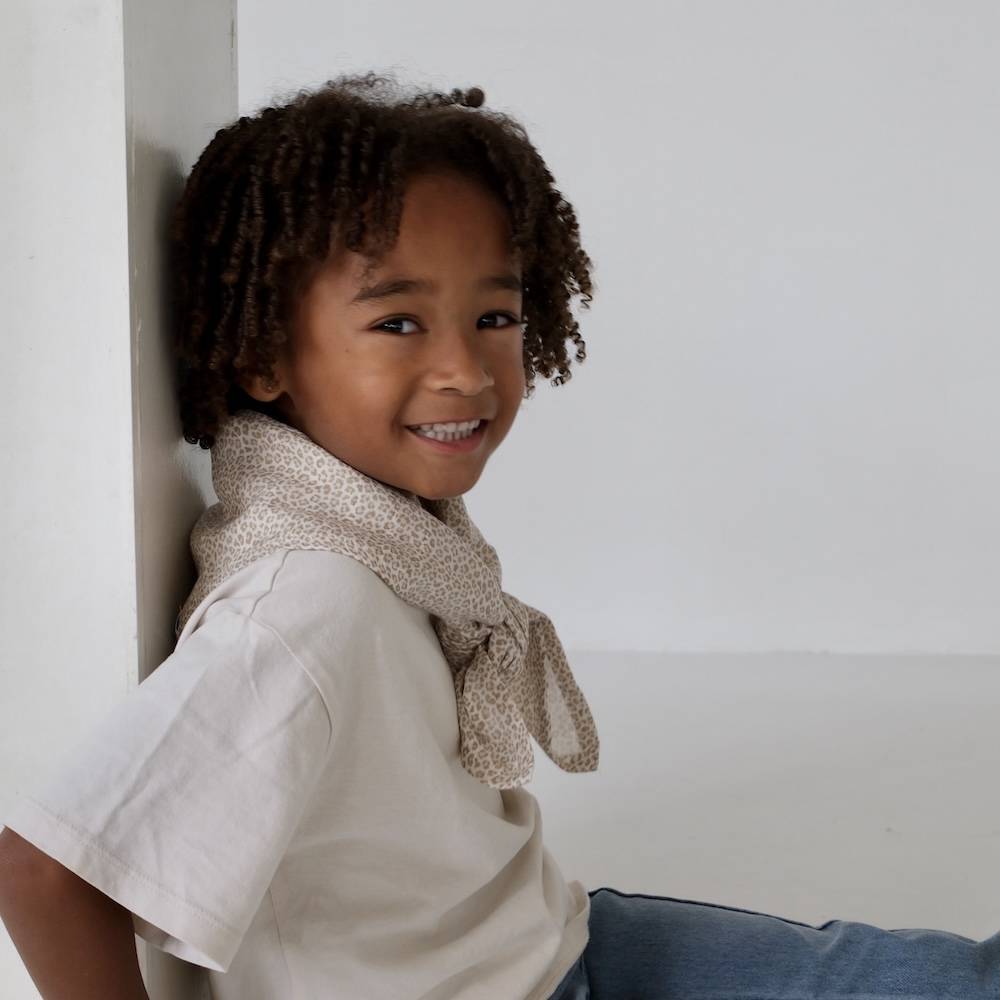 Foulard joli nous bleu blanc élégant chic pour bébé ou enfant, bambou OEKO-TEX et coton GOTS doux pratique polyvalent élégant chic haut de gamme