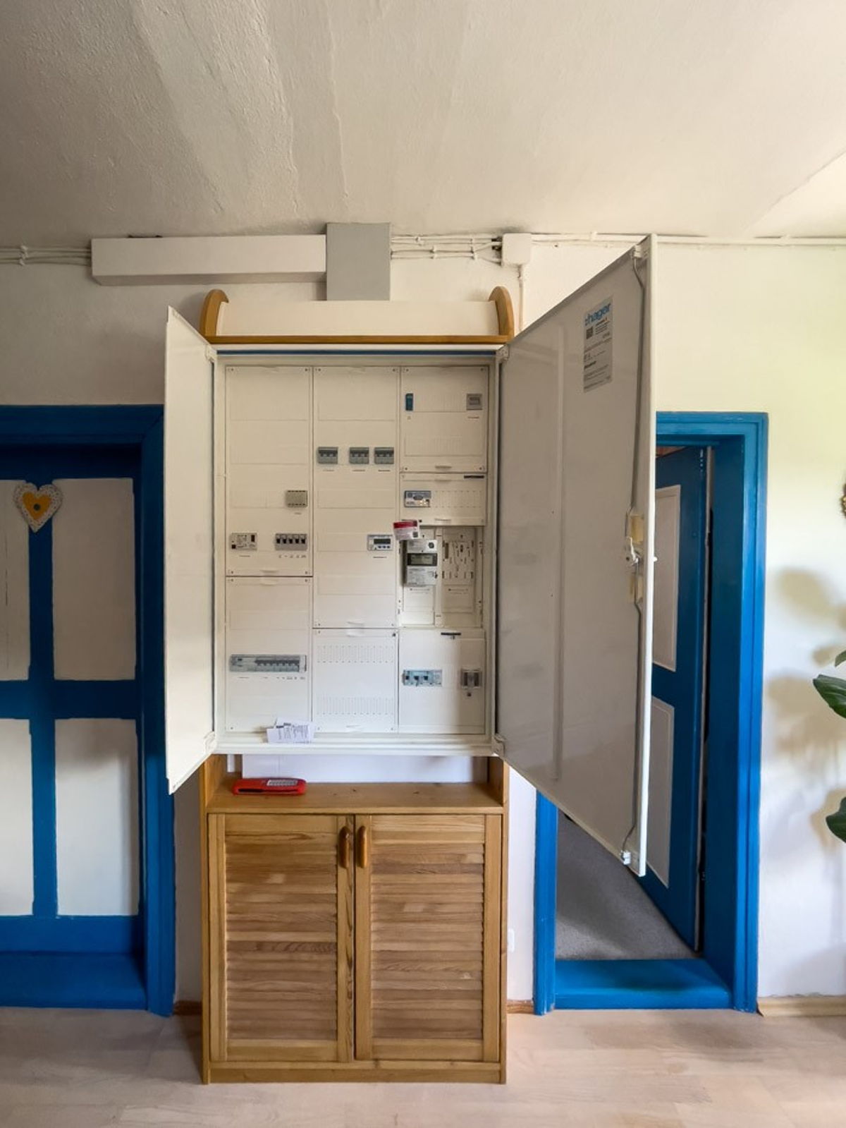 Foto Kundenreferenz Bauernhaus Zählerschrank im Wohnbereich