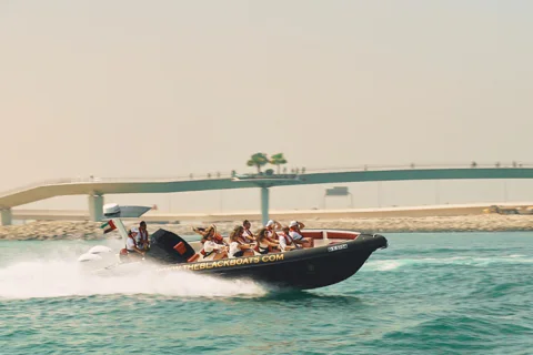 Dubai Attraction: The Black Boats Dubai