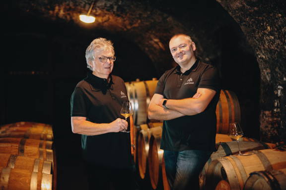 Ludovic Pierrot et Jean-Marc Pandraud, fondateurs des Vignobles Ludovic Pierrot à Beaune, Bourgogne. Ludovic Pierrot et Jean-Marc Pandraud, fondateurs des Vignobles Ludovic Pierrot à Beaune, Bourgogne.