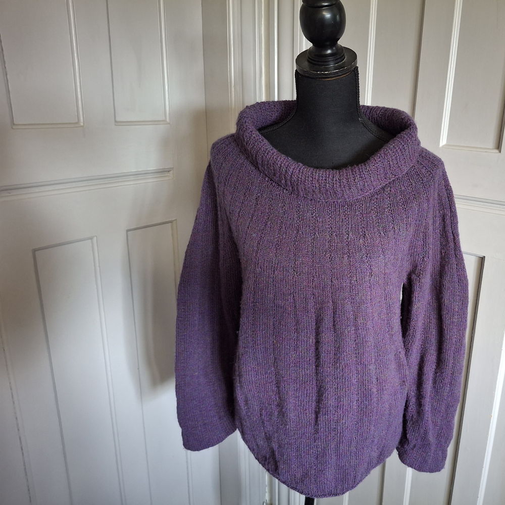 ISOBEL, plain coloured jumper with rustik vertical stripes for ladies - in Shetland wool