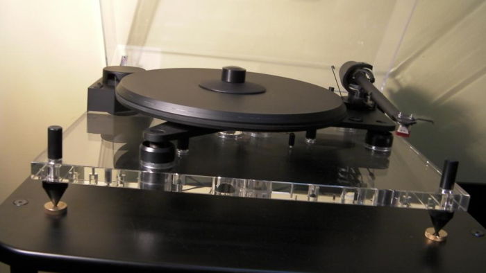 Pro-Ject Perspective Turntable + Dynavector 20A MC Cart...
