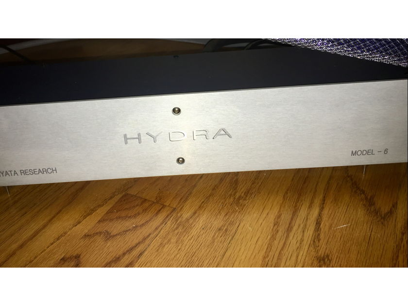 Shunyata Research  Hydra 6 Shunyata hydra ssf feet/shunyata 20A power cord
