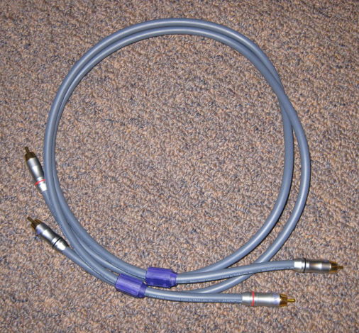 Tara Labs Prism 3300i Interconnect Cable. 1 meter. RCA.