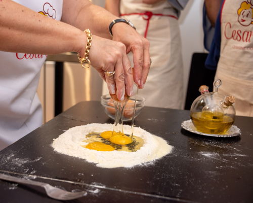 Cooking classes Rome: Cook and dine on a 2 Pasta & Tiramisù menu in a Roman home