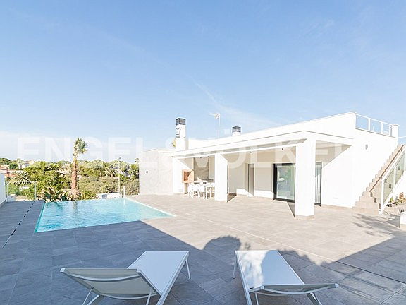 Torrevieja
- new-villa-with-pool-and-great-views.jpg