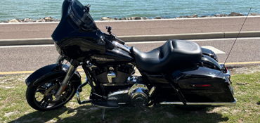 2015 HARLEY-DAVIDSON FLHXS STREET GLIDE SPECIAL (VIVID BLACK) motorcycle for rent near Tampa, FL