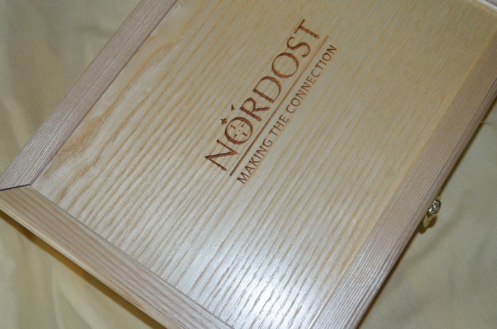 Nordost Valhalla 1,5m XLR pair of inc's with box