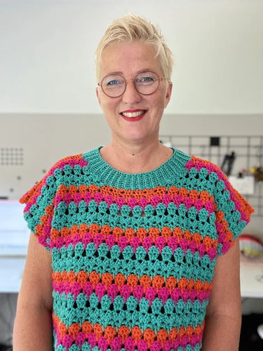Padrão de tricô para suéter Nicole da professora Sas
