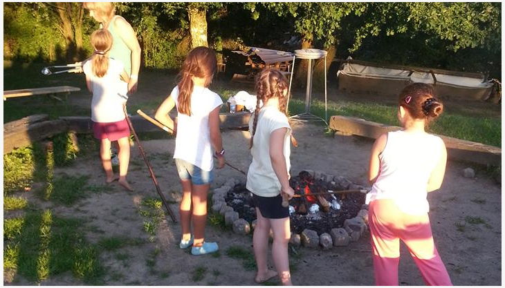 bauernhof gut halfeshof lagerfeuer